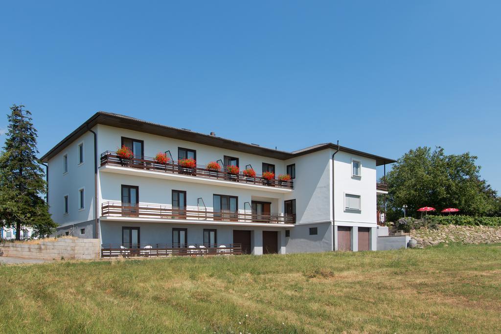 Gasthof-Pension Wein Брайтенбрунн Экстерьер фото