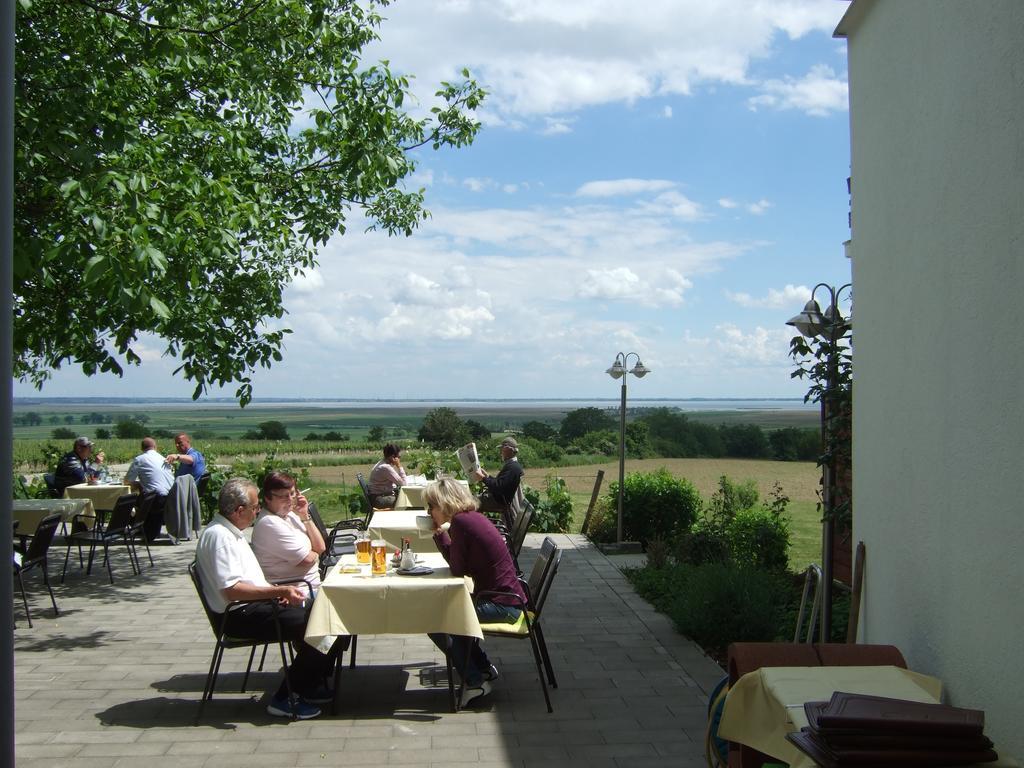 Gasthof-Pension Wein Брайтенбрунн Экстерьер фото